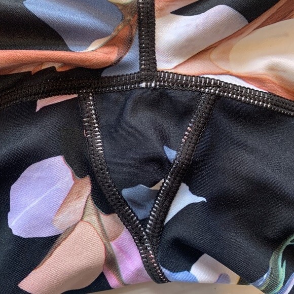 NWOT Athleta | Floral Leggings Black Pink Yoga Workout 82284 - Picture 7 of 7